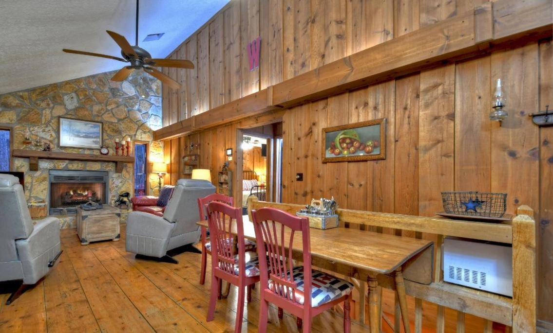 American Dream Americana Decor Close To Downtown Blue Ridge Buitenkant foto